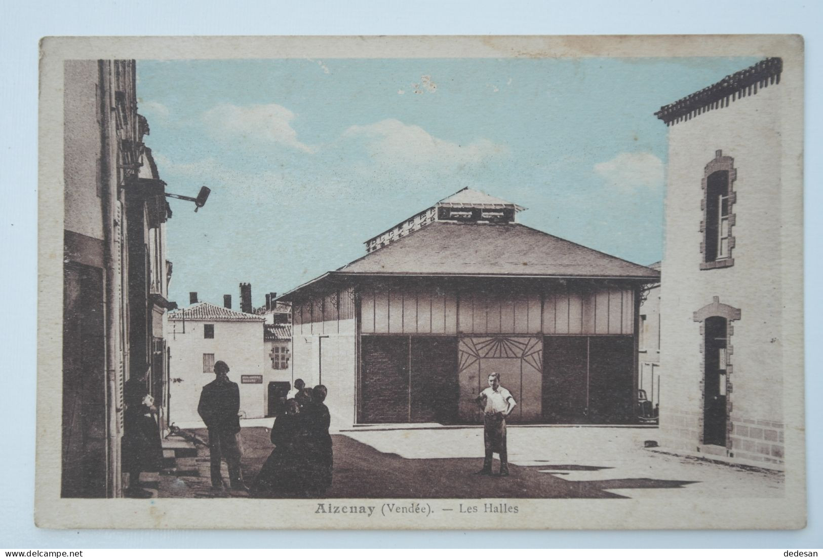 Cpa Aizenay Vendée Les Halles - NOUF3 - Aizenay