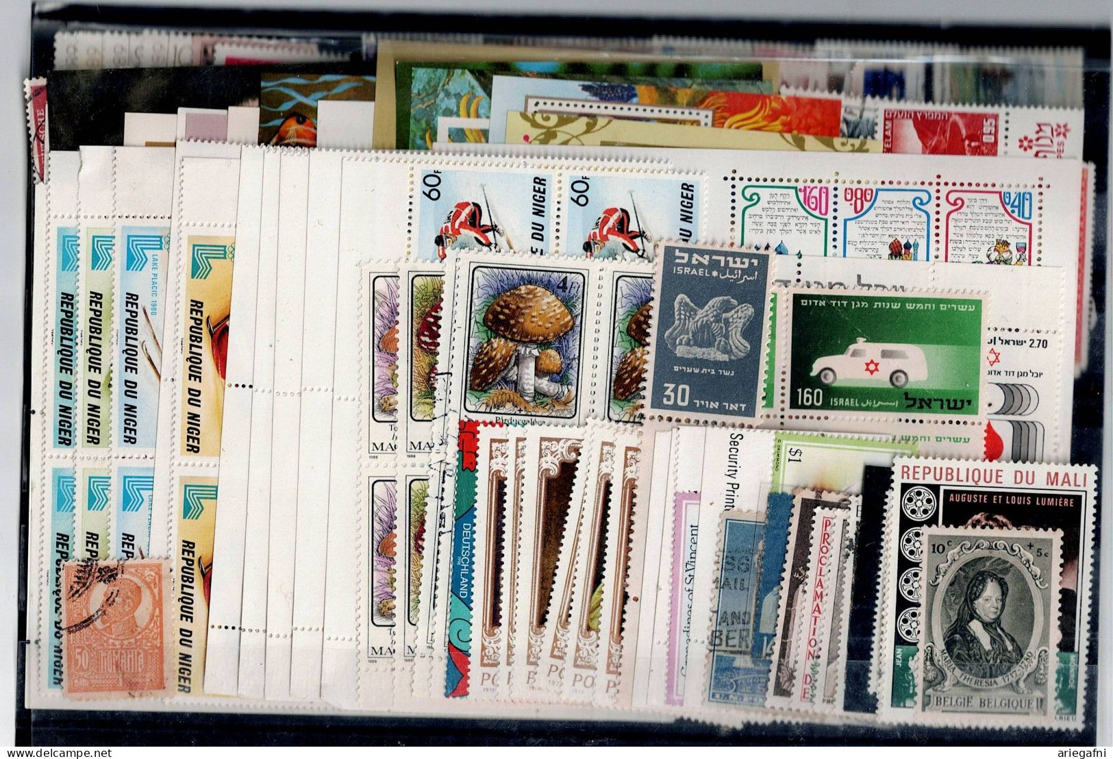 LOT OF 252 STAMPS MINT+USED+ 16 BLOCKS MI- 70 EURO VF!! - Collections (sans Albums)