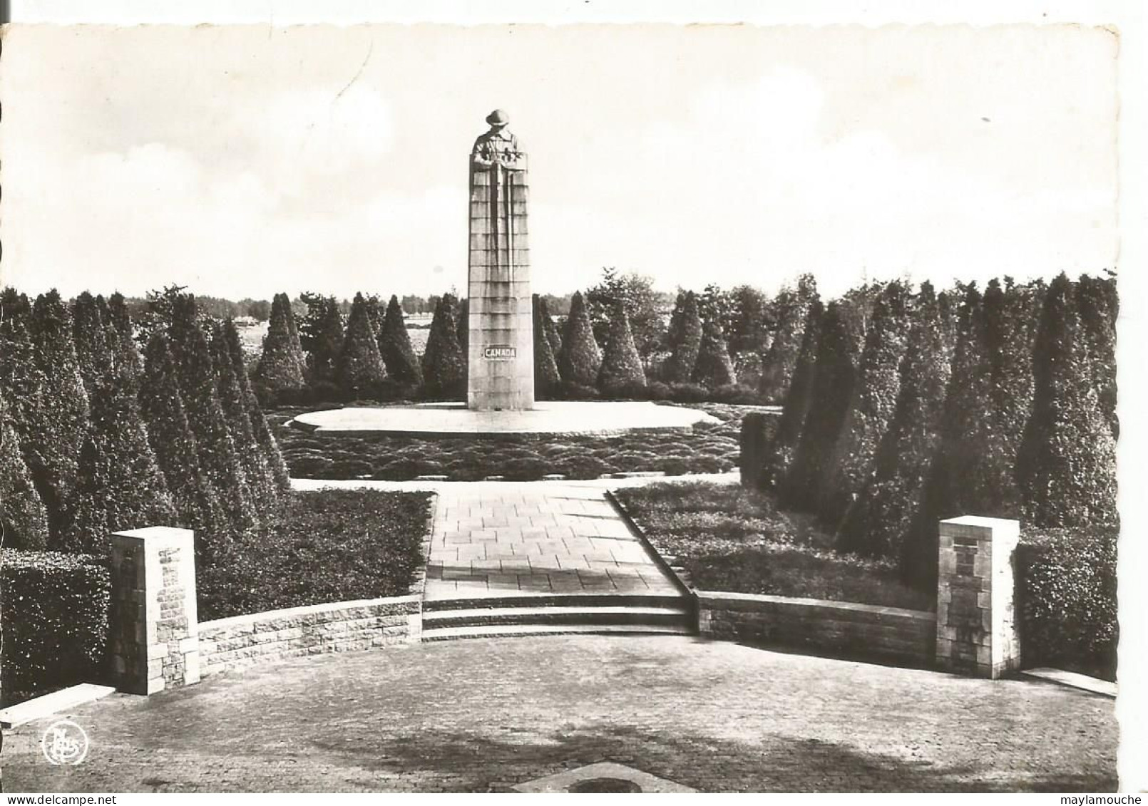 St Julien Monument Canadien - Langemark-Poelkapelle