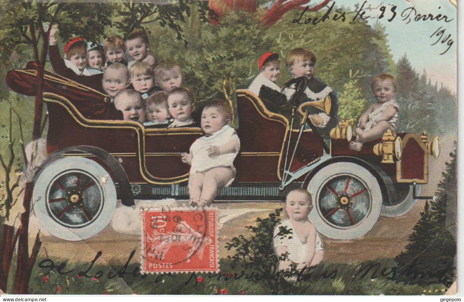 LOCHES - Beaucoup De Bébés Dans Cette Voiture - Loches