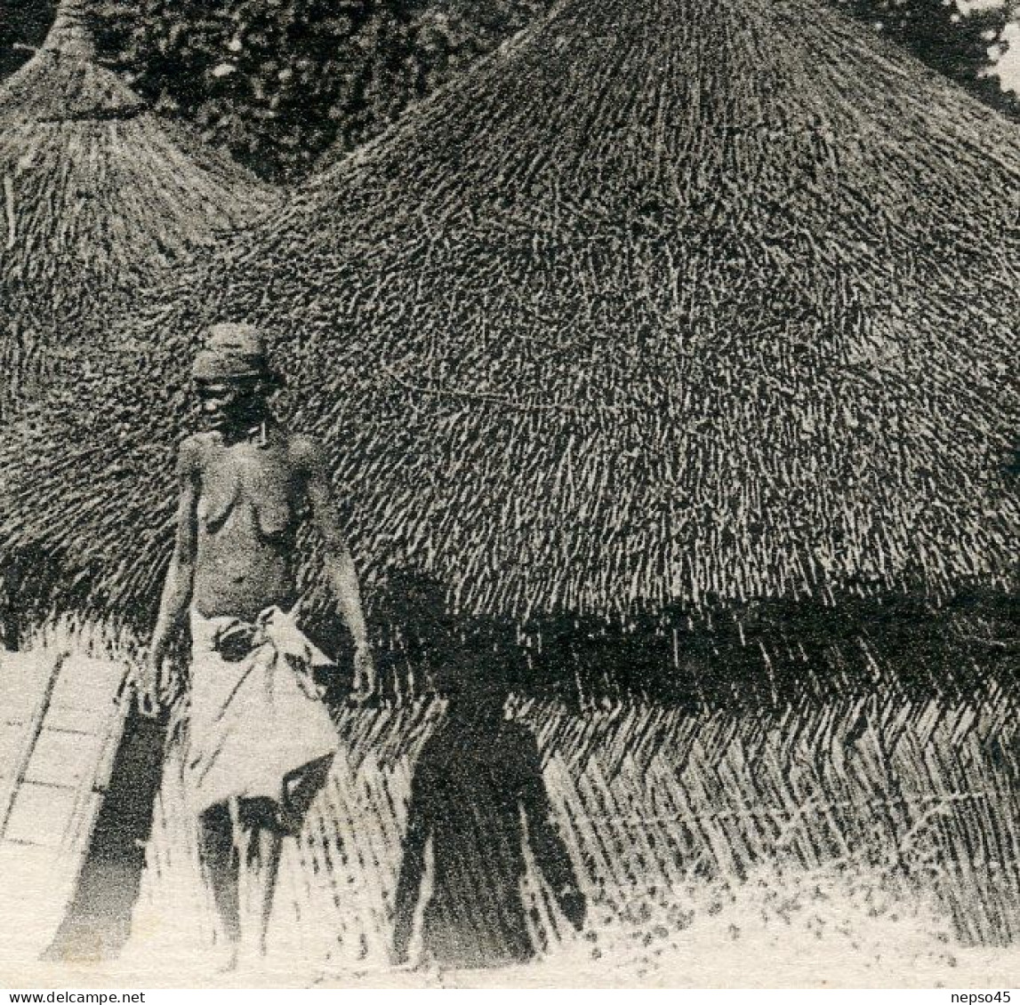 Afrique Occidentale Dakar.dans Un Village Cérère,femme Seins Nus. - Afrique Du Sud