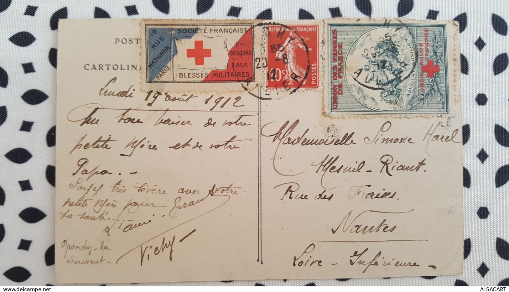 3 Carte Postales , Avec Au Dos Vignettes Croix Rouge - Red Cross