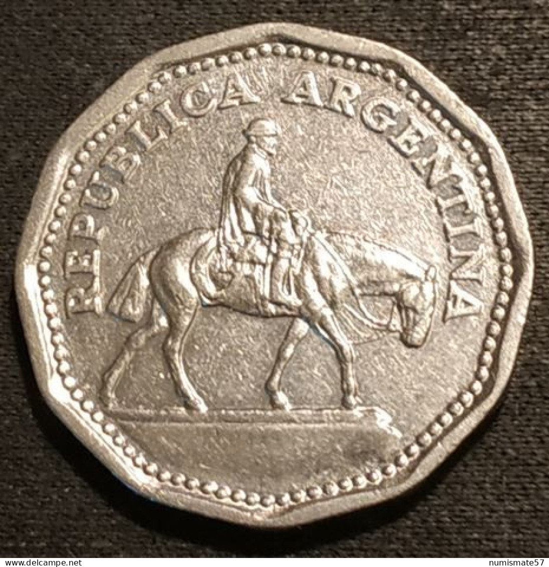 ARGENTINE - ARGENTINA - 10 PESOS 1963 - KM 60 - ( Homme à Cheval - Gaucho ) - Argentine