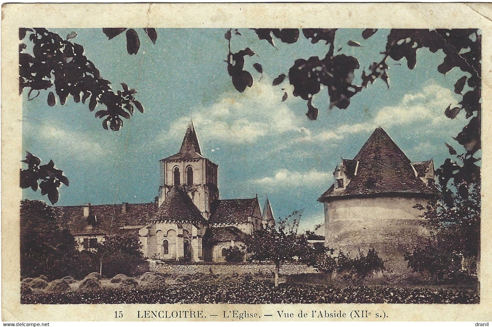 86 - Vienne - LENCLOITRE - 15 L'Eglise - Vue De L'Abside - Etat (pli) - Lencloitre