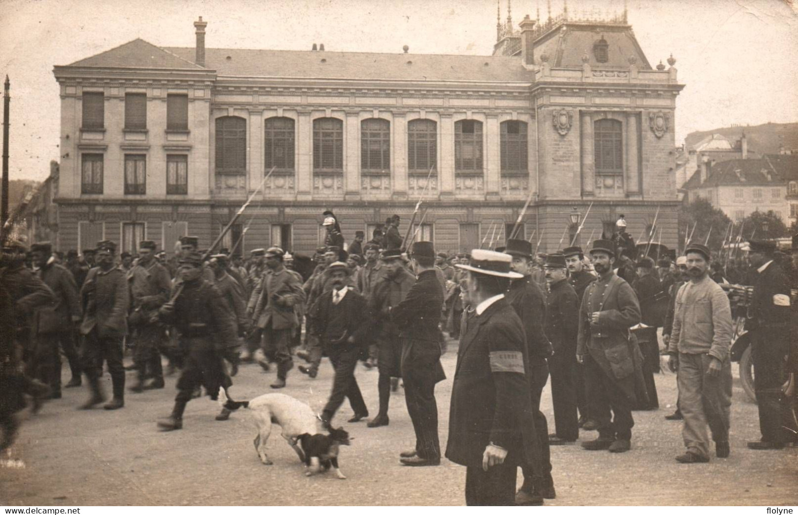 Roubaix - Carte Photo - Défilé De Prisonniers Allemands Dans La Ville - Militaria - 49ème Régiment Territorial - Roubaix