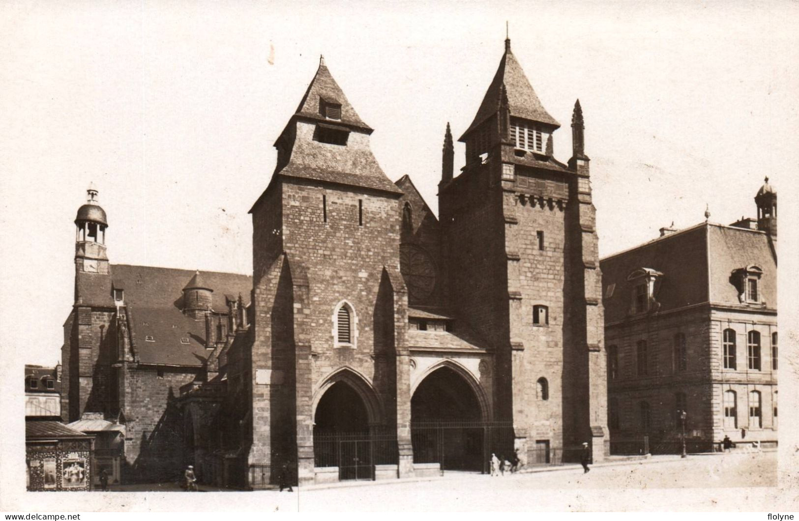 Saint Brieuc - Carte Photo - La Place De L'église - Saint-Brieuc