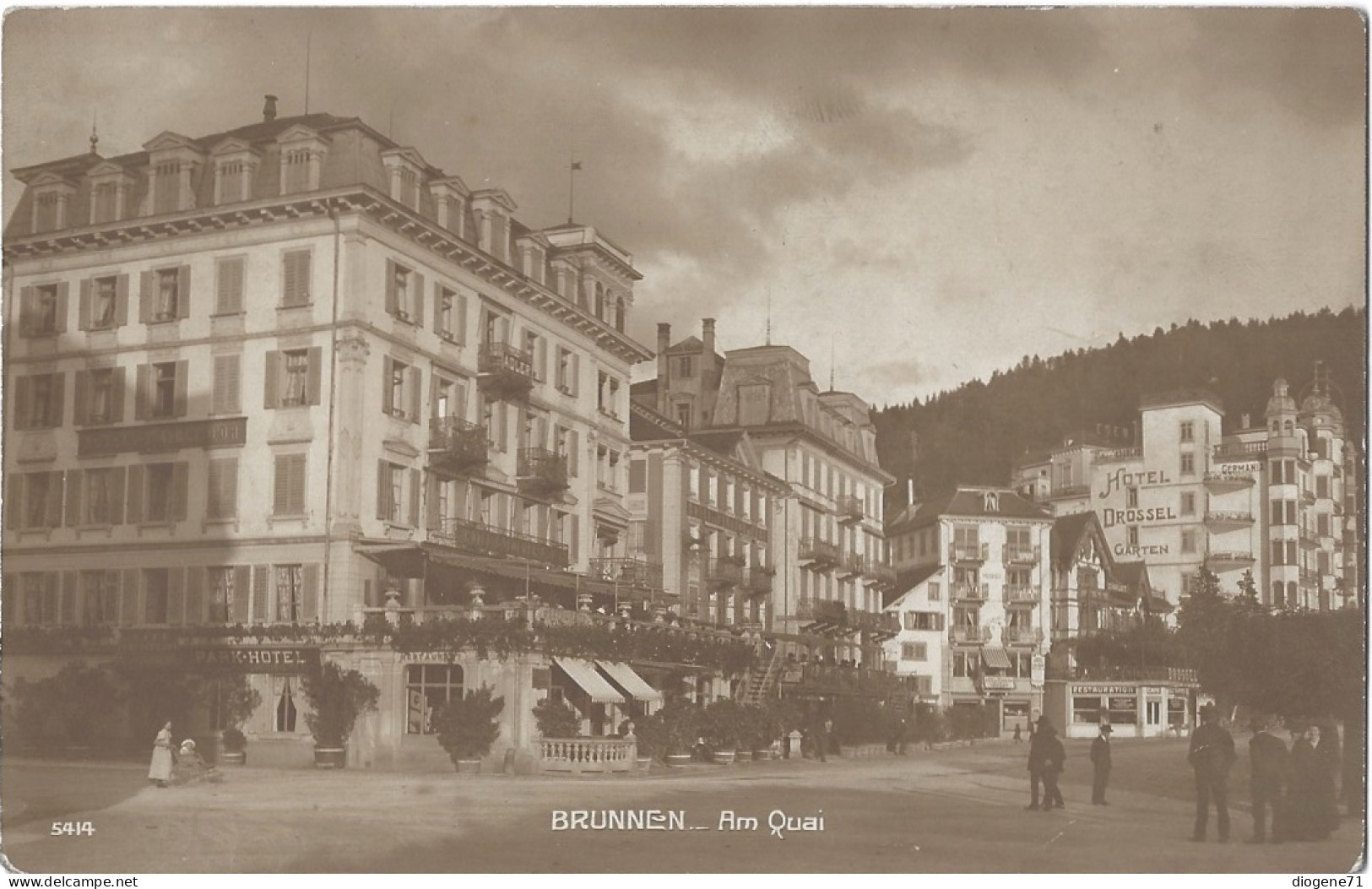 Brunnen SZ Am Quai Belebt - Ingenbohl