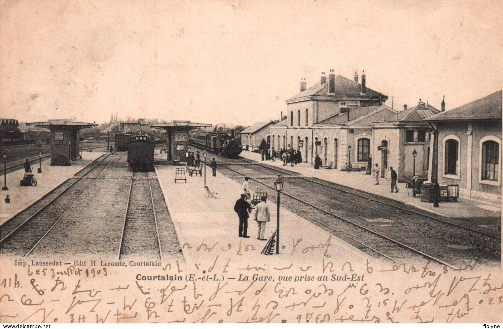 Courtalain - La Gare , Vue Prise Au Sud Est - Train Wagons Ligne Chemin De Fer - Courtalain