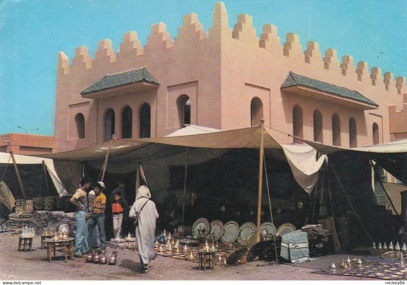 Maroc -- AGADIR --1988--Marché Arabe ( Animée , Commerces)....timbres - Agadir