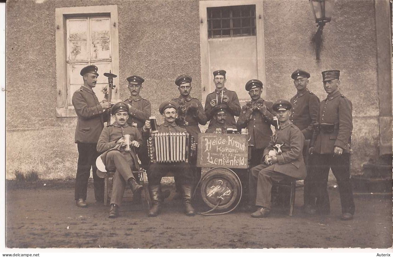 Armée Militaria Soldats Armée - Allemagne - Lengenfeld, Heide Kraut. Komand.carte Photo Goat Accordeon Biere - Personen