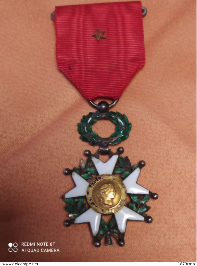 LEGION D'HONNEUR 3 EME REPUBLIQUE , AVEC RAPPEL ETOILE DES BLESSES SUR RUBAN, ABIMEE - Frankreich