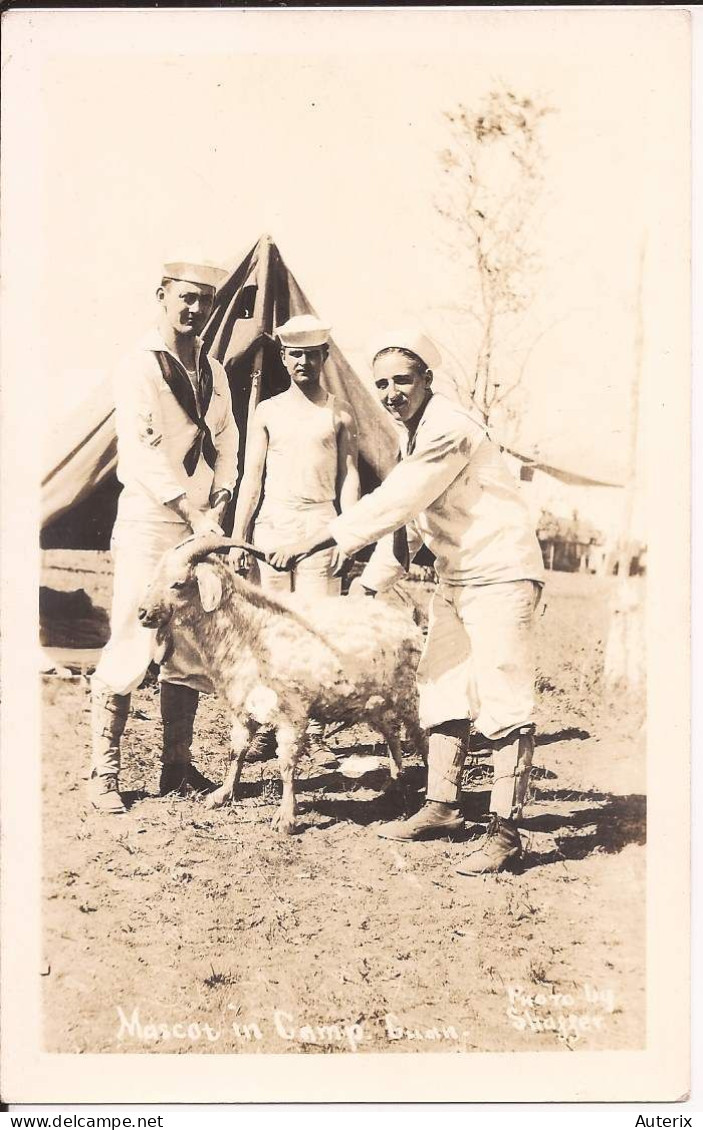 Militaria Soldats Armée - Carte Américaine Usa - Mascot In Camp Guantanamos Carte Photo Goat - Personnages