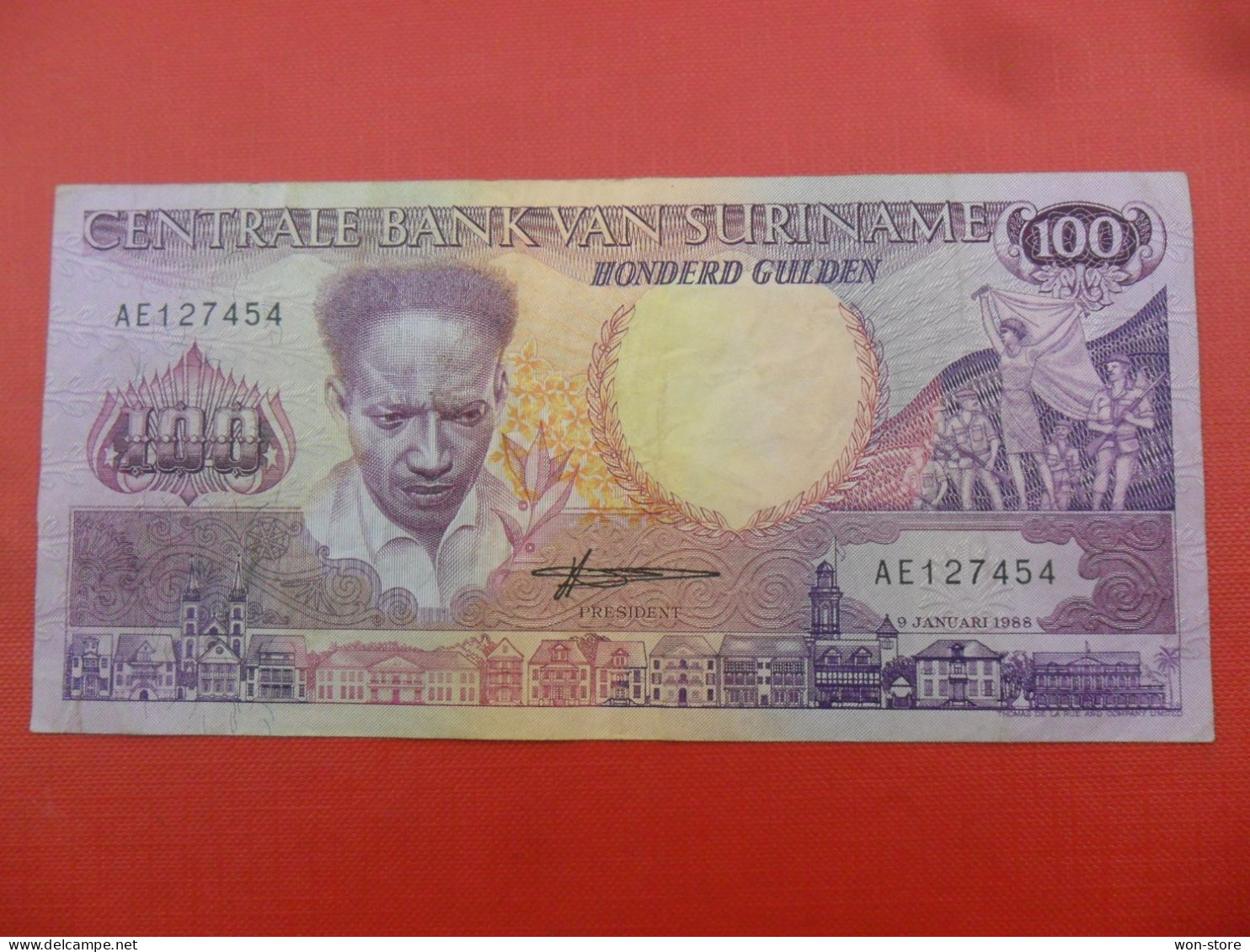 7829 - Suriname 100 Gulden 1988 - Surinam