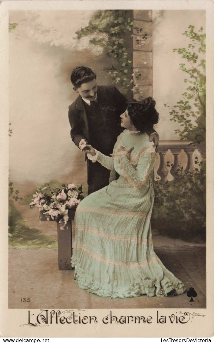 COUPLE - L'affection Charme La Vie - Colorisé - Carte Postale Ancienne - Paare