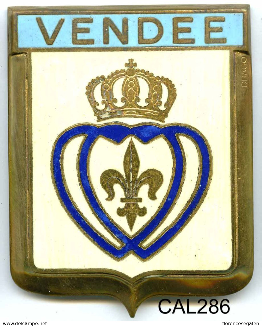 CAL286 - PLAQUE CALANDRE AUTO - VENDEE - Plaques émaillées (après 1960)