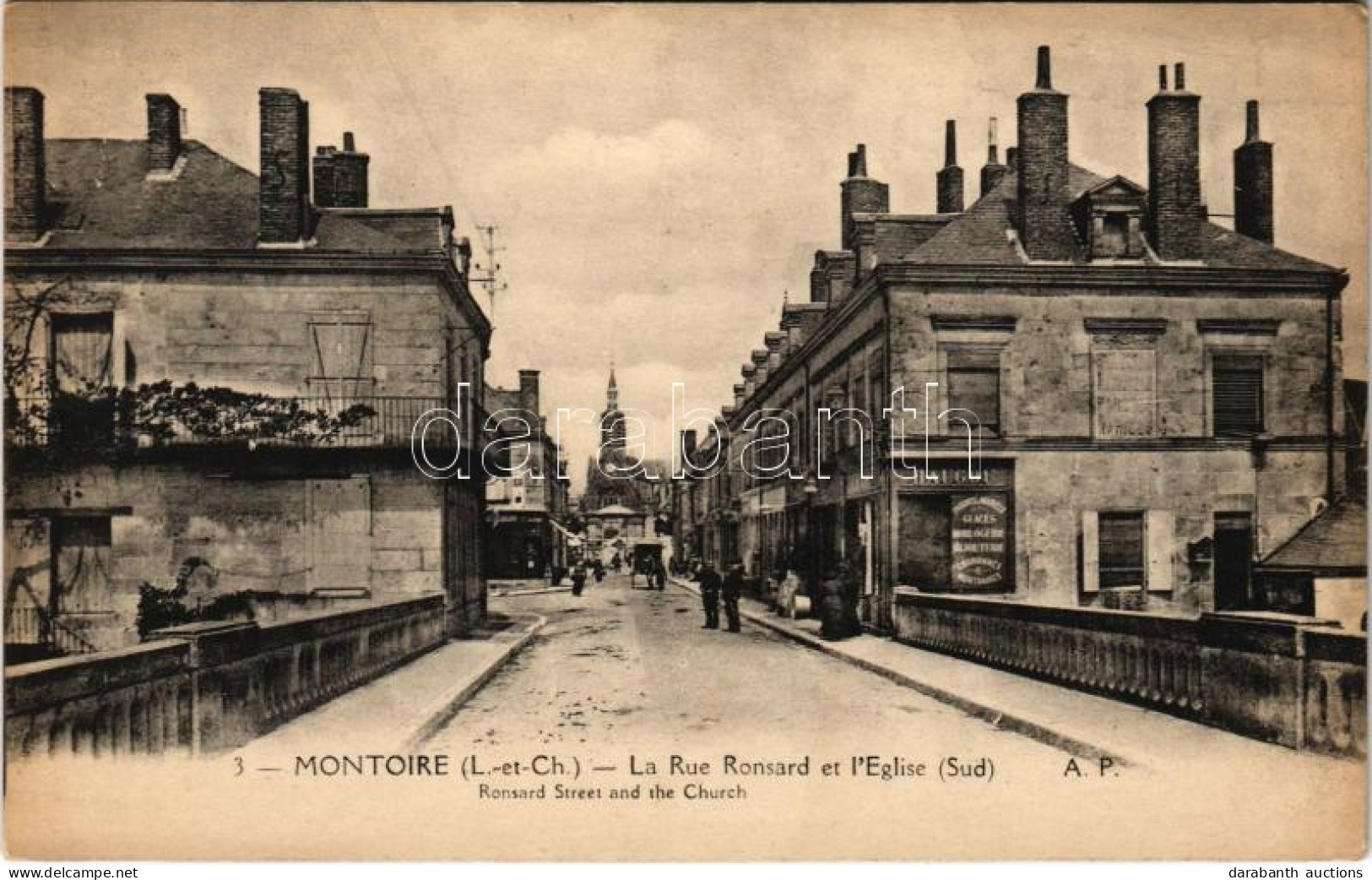 * T2/T3 1921 Montoire-sur-le-Loir, La Rue Ronsard Et L'Eglise (Sud) / Ronsard Street And The Church, Shop Of Haugou (EK) - Non Classificati