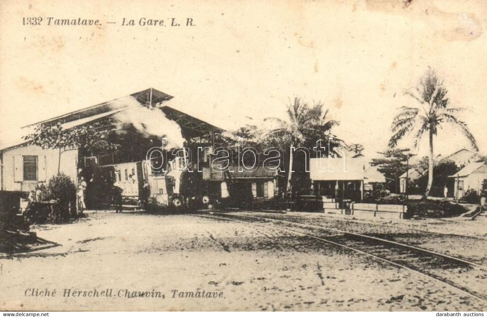 ** T2 Toamasina, Tamatave; La Gare / Bahnhof / Railway Station With Locomotive - Unclassified
