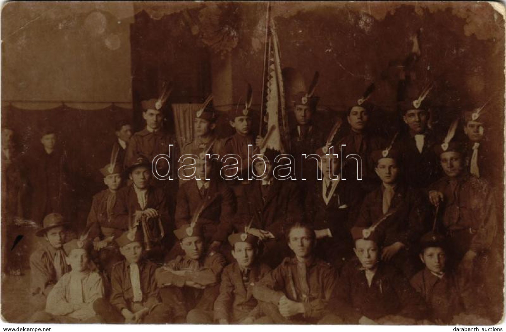 * T3 1923 Darutollas Sapkájú Fiatalok és Cserkészek. Photo (EB) - Unclassified