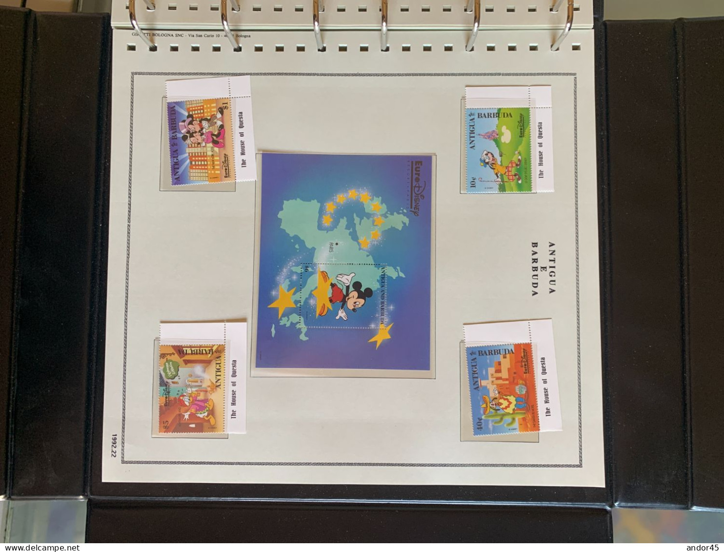 1992 ANNATA COMPLETA COLLEZIONE WALT DISNEY DA TUTTE LE PARTI DEL MONDO  MONTATA SU ALBUM CONTENENTE   FRANCOBOLLI SINGO