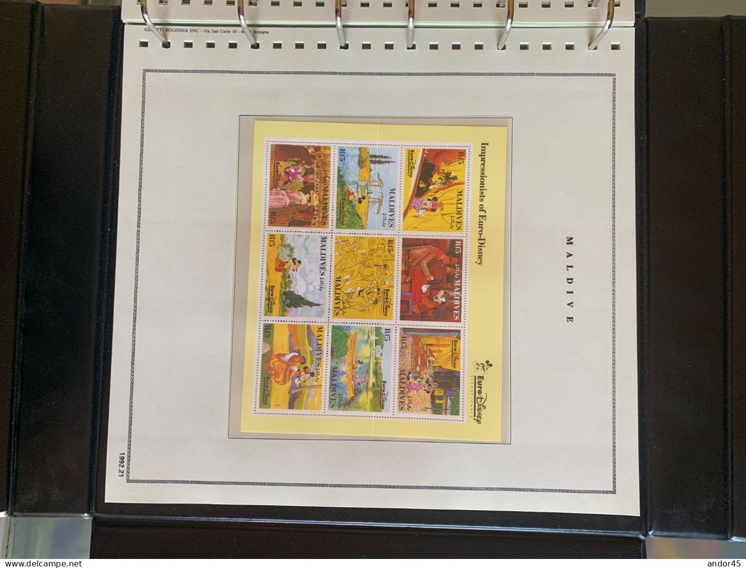 1992 ANNATA COMPLETA COLLEZIONE WALT DISNEY DA TUTTE LE PARTI DEL MONDO  MONTATA SU ALBUM CONTENENTE   FRANCOBOLLI SINGO