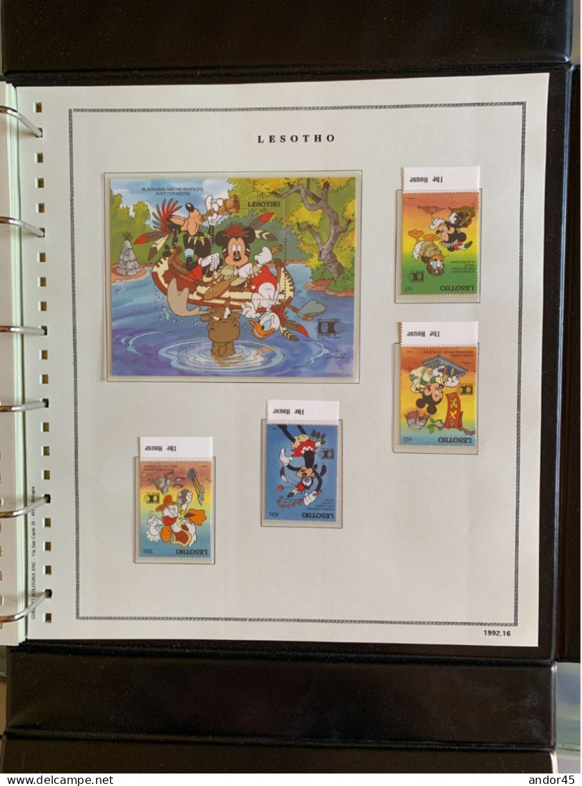 1992 ANNATA COMPLETA COLLEZIONE WALT DISNEY DA TUTTE LE PARTI DEL MONDO  MONTATA SU ALBUM CONTENENTE   FRANCOBOLLI SINGO