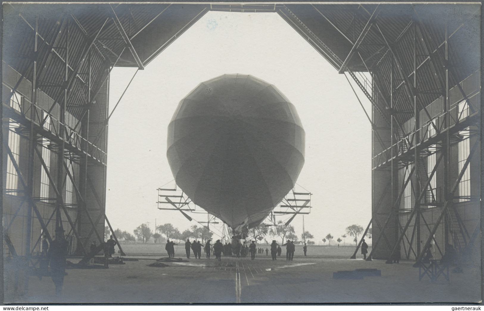 Ansichtskarten: Motive: ZEPPELIN: Amazing Group Of Ca. 177 Zeppelin Postcards Mo - Autres & Non Classés