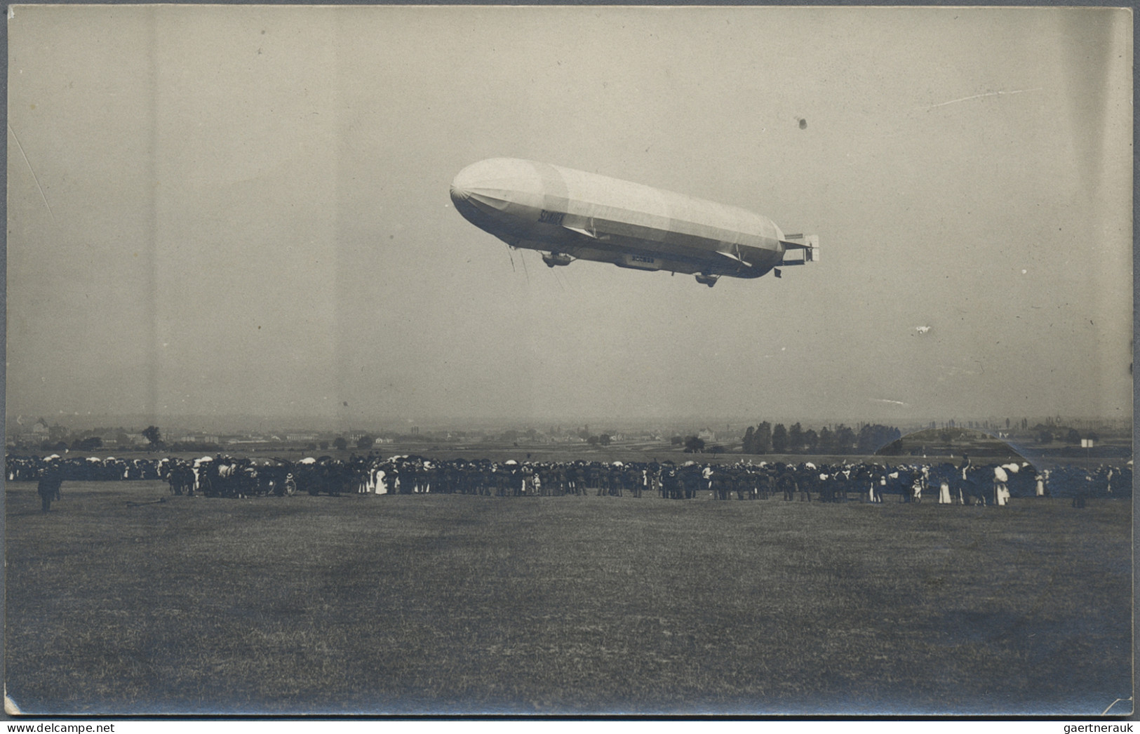 Ansichtskarten: Motive: ZEPPELIN: Over 140 Zeppelin postcards, mostly Real Photo