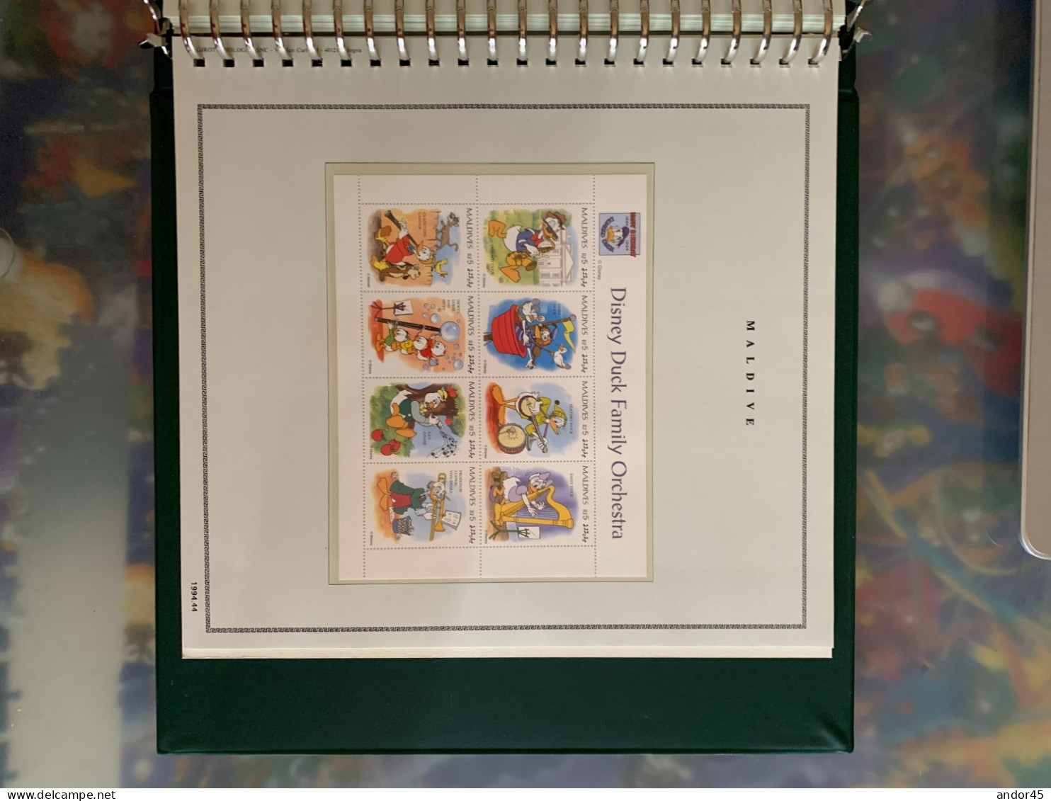 1994 ANNATA COMPLETA COLLEZIONE WALT DISNEY DA TUTTE LE PARTI DEL MONDO  MONTATA SU ALBUM CONTENENTE   FRANCOBOLLI SINGO