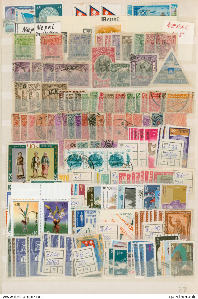 Asia: 1920/1990 (ca.), Comprehensive Accumulation In A Thick Album, Stuffed Very - Sonstige - Asien