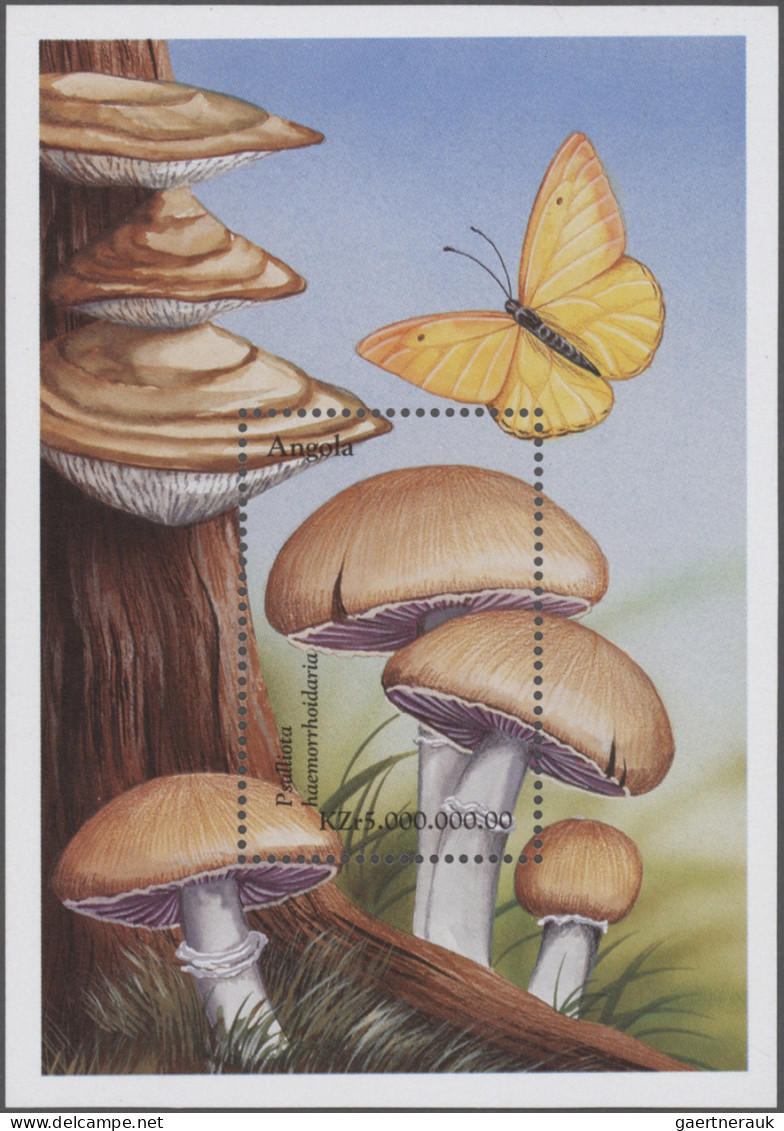 Thematics: mushrooms: 1950/2015 (approx.), Comprehensive accumulation with mint