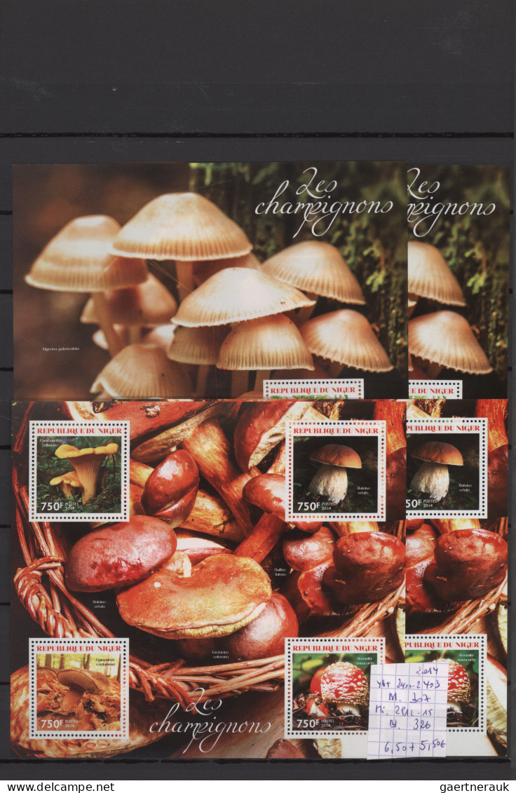 Thematics: Mushrooms: 1960/2000 (approx.), Comprehensive Stock Of Stamps, Mint A - Funghi