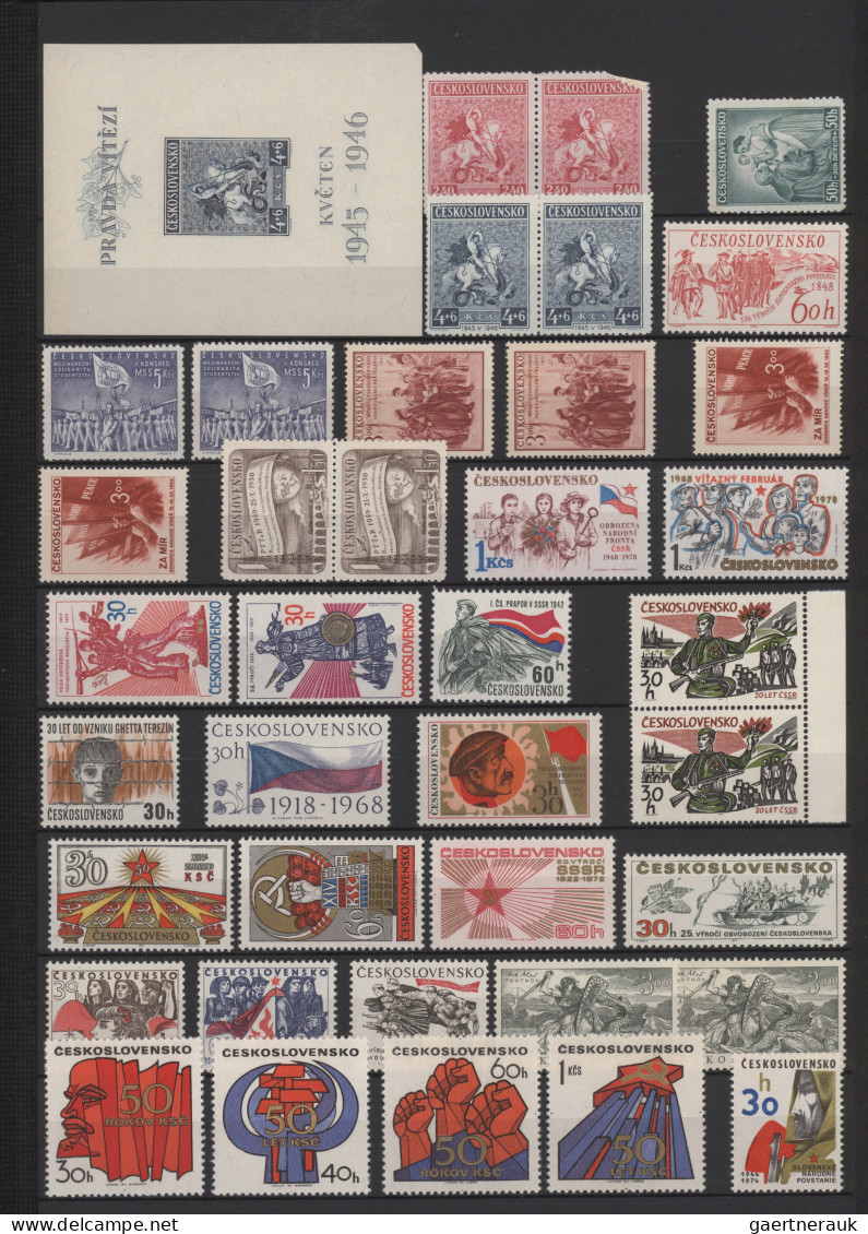 Czechoslowakia: 1918/1975 (ca.), Zumeist Postfrischer Dublettenposten In Einem D - Unused Stamps