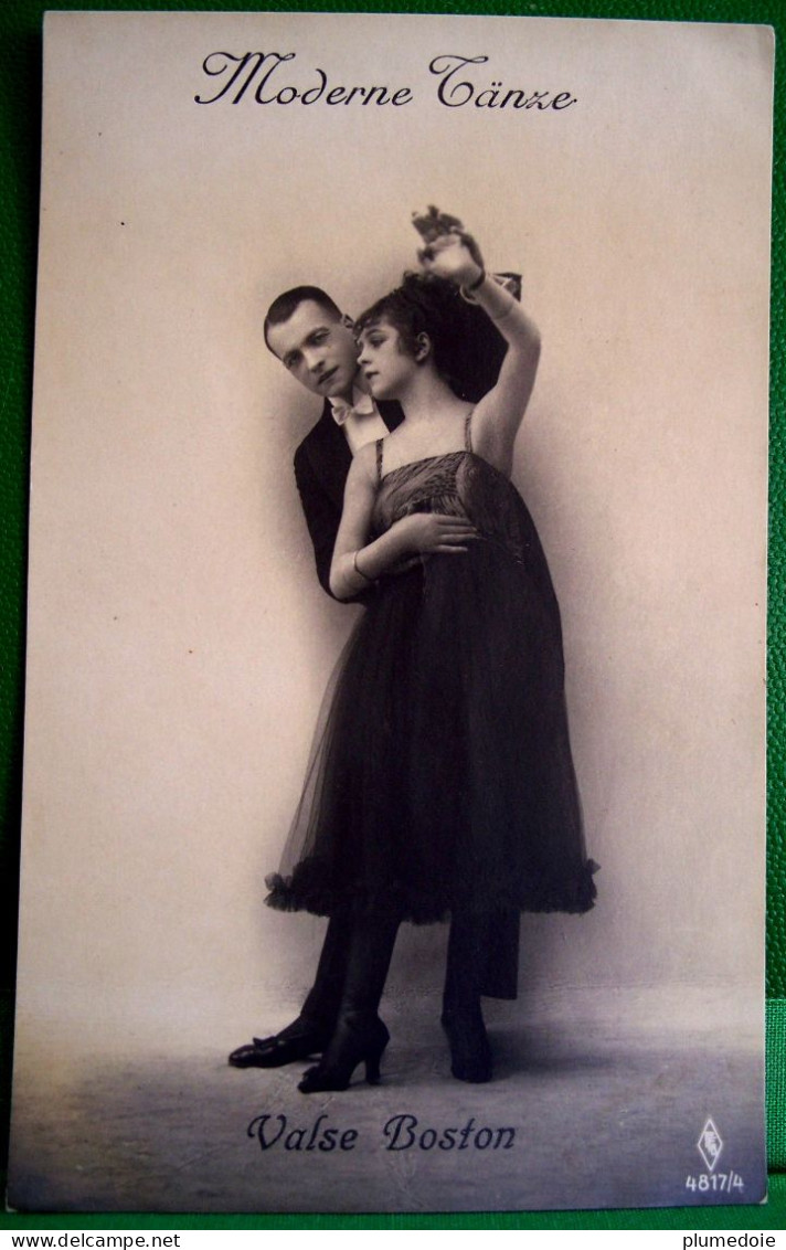 CPA.COUPLE DE DANSEURS . DANSE . VALSE BOSTON  REAL PHOTO  OLD PC - Danse