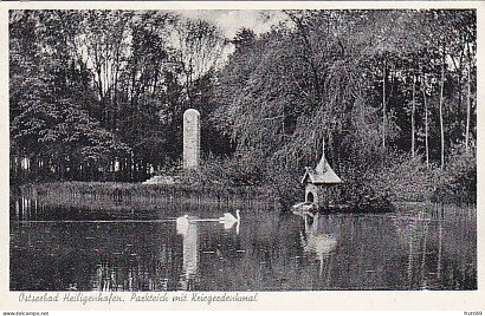 AK 166810 GERMANY - Ostseebad Heiligenhafen - Parkteich Mit Kriegerdenkmal - Heiligenhafen