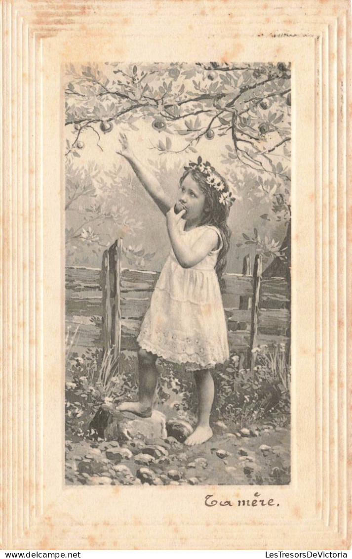 ENFANTS - Portrait - Ta Mère - Petite Fille Mangeant Une Pomme - Carte Postale Ancienne - Portraits