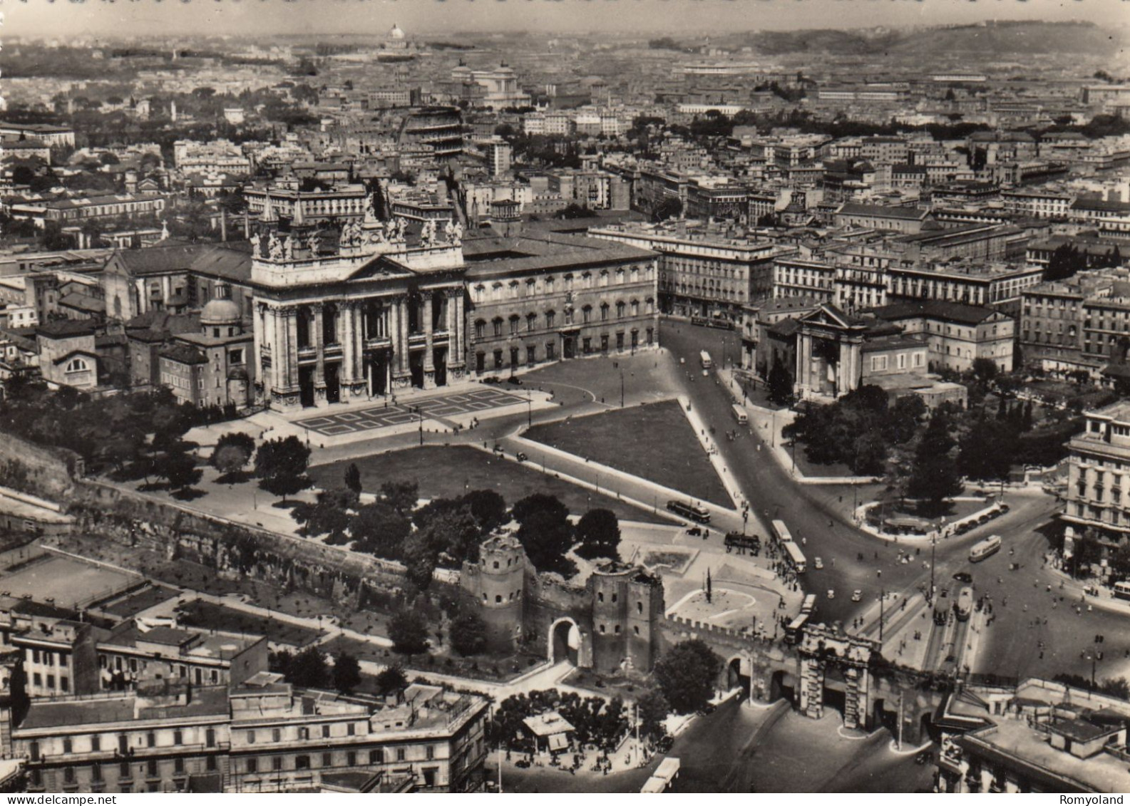 CARTOLINA  ROMA,LAZIO-PORTA S.GIOVANNI DALL'AEREO-STORIA,MEMORIA,CULTURA,RELIGIONE,BELLA ITALIA,NON VIAGGIATA - Viste Panoramiche, Panorama