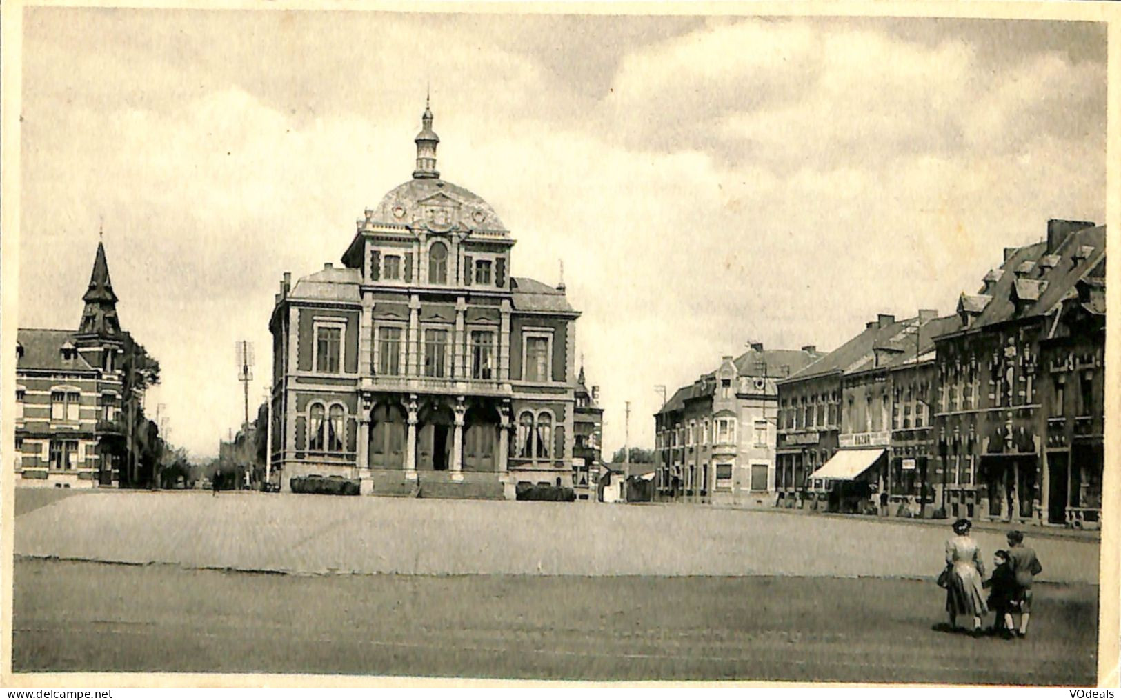 Belgique - Hainaut - Saint-Ghislain - Grand'Place Et Hôtel De Ville - Saint-Ghislain