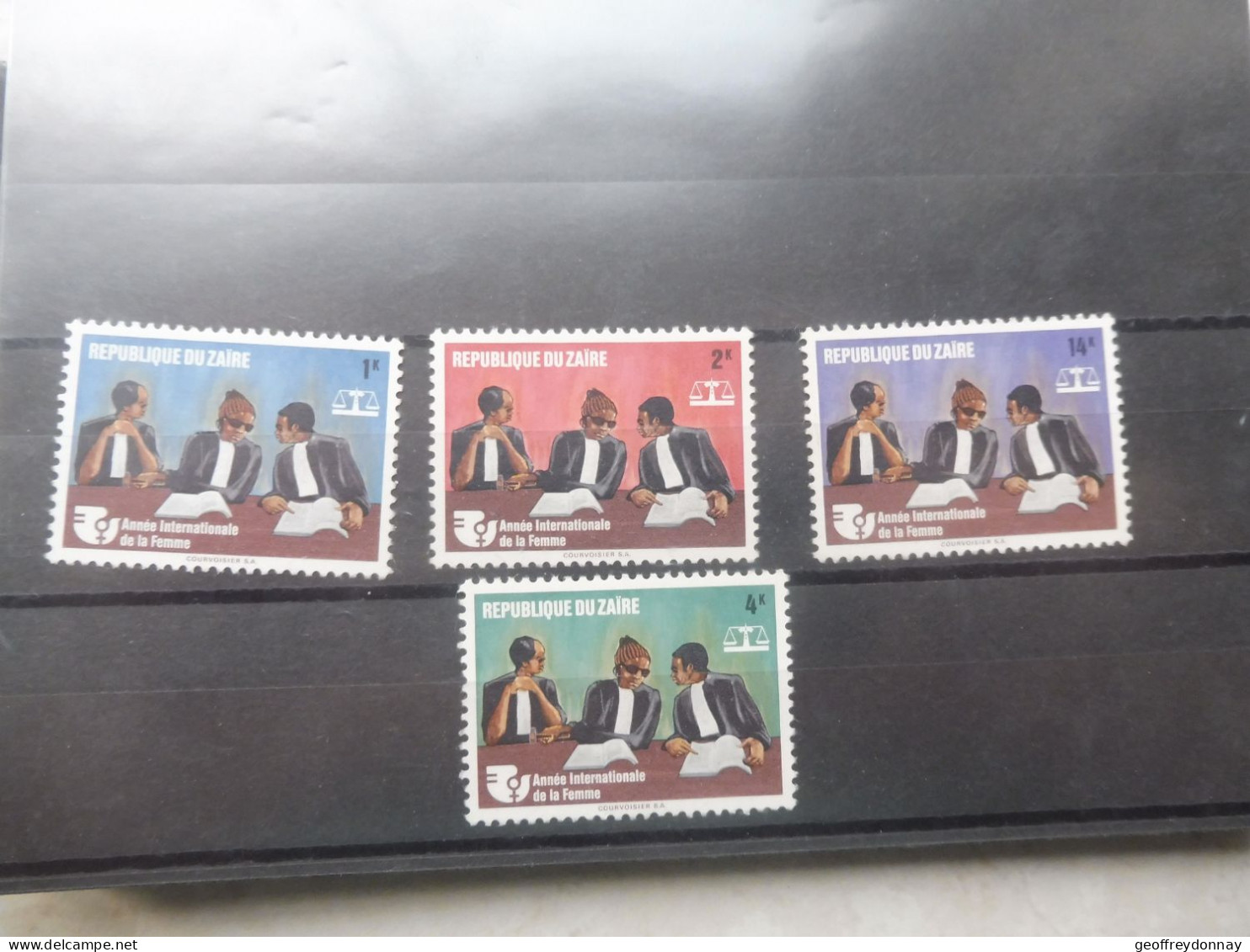 Zaire  880/883 Année De La Femme De Vrouw  Neuf ** Mnh  ( 1975 ) Parfait Perfect - Unused Stamps