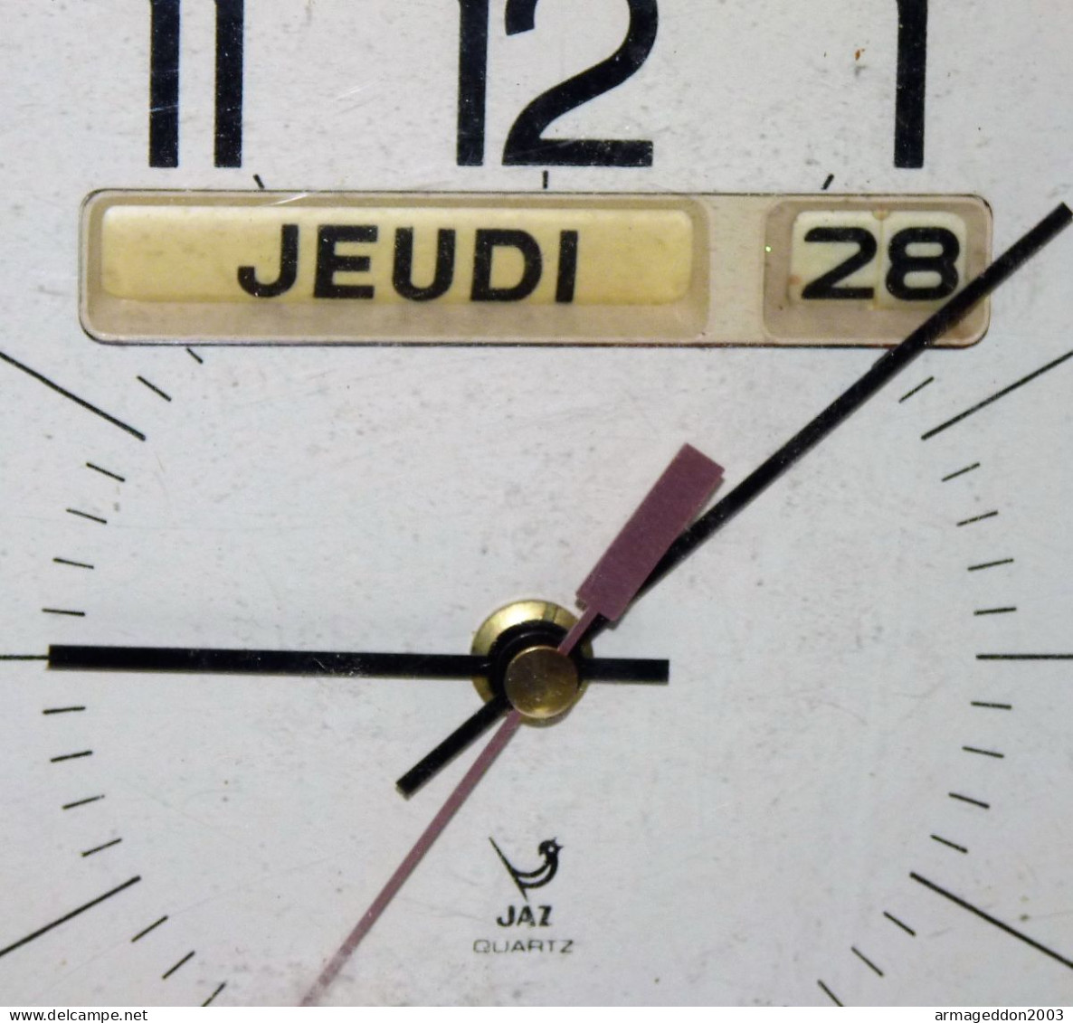 ANCIENNE PENDULE HORLOGE EN FORMICA JAZ Jour Date Calendrier FONCTIONNE - Horloges