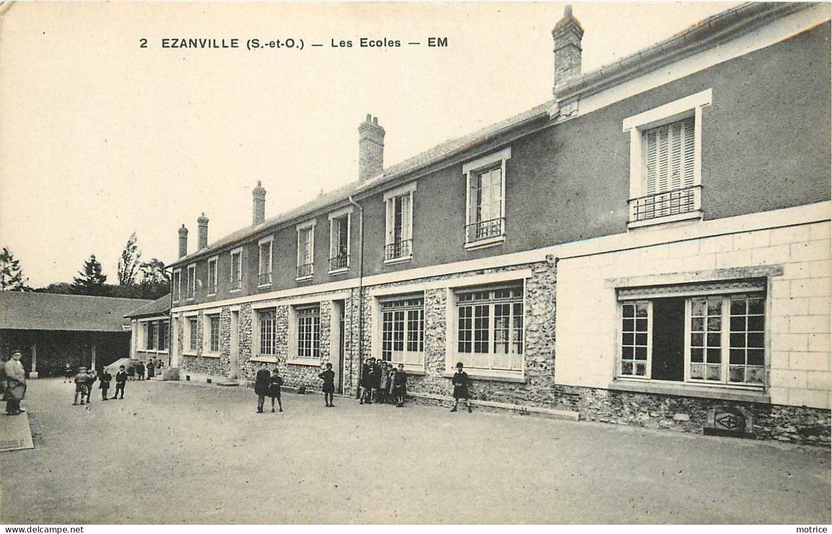 EZANVILLE - Les écoles.. - Ezanville