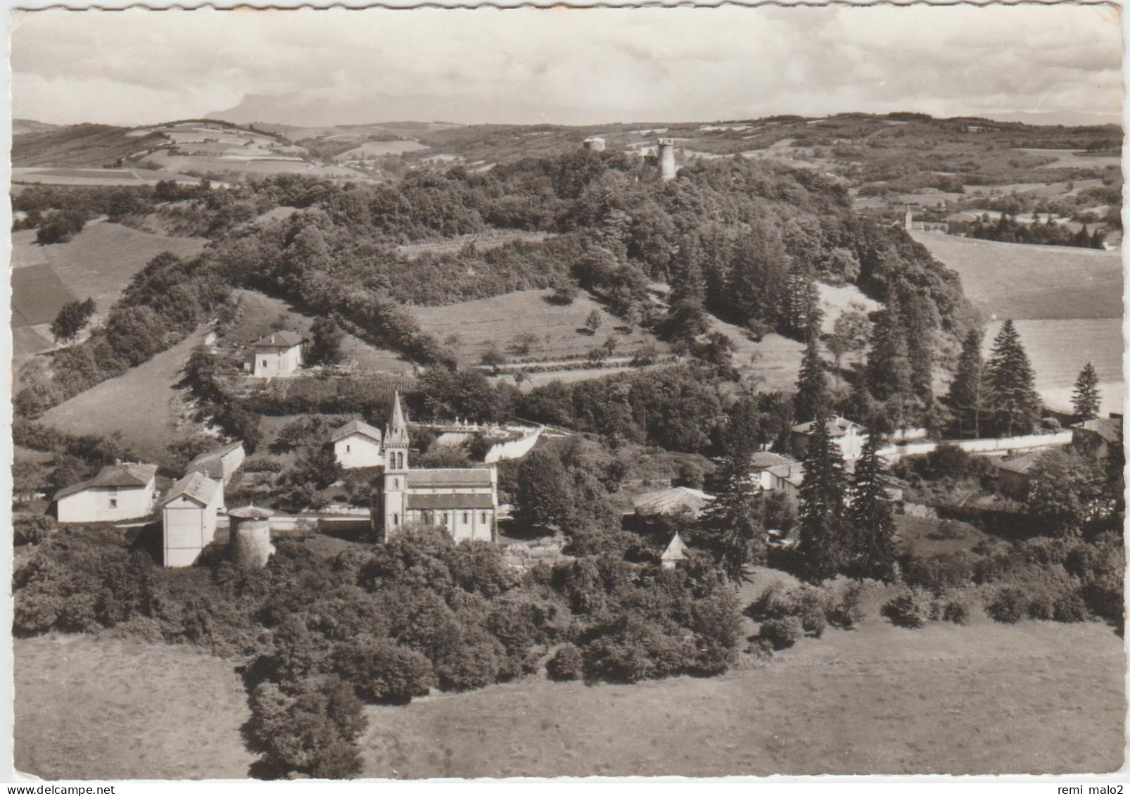 CPSM   BRESSIEUX 38  L'église Et Les Ruines - Bressieux