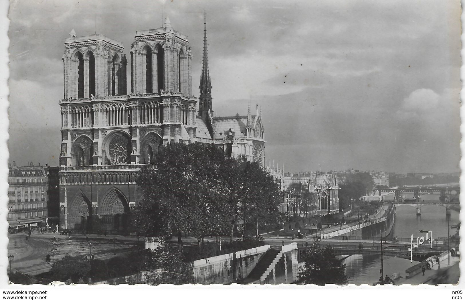 75 - PARIS - Vue Generale De Notre Dame - Notre Dame De Paris