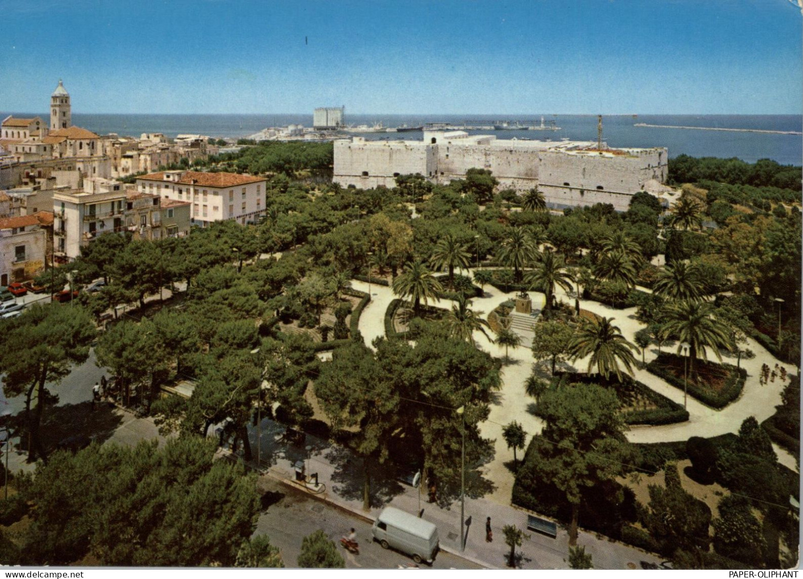 I 76121 BARLETTA, Piazza Castello - Barletta