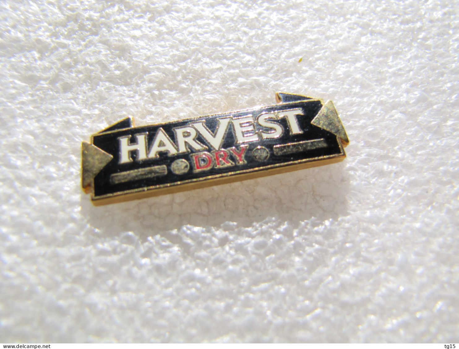 PIN'S  BIÈRE  HARVEST   DRY  Email Grand Feu - Bière