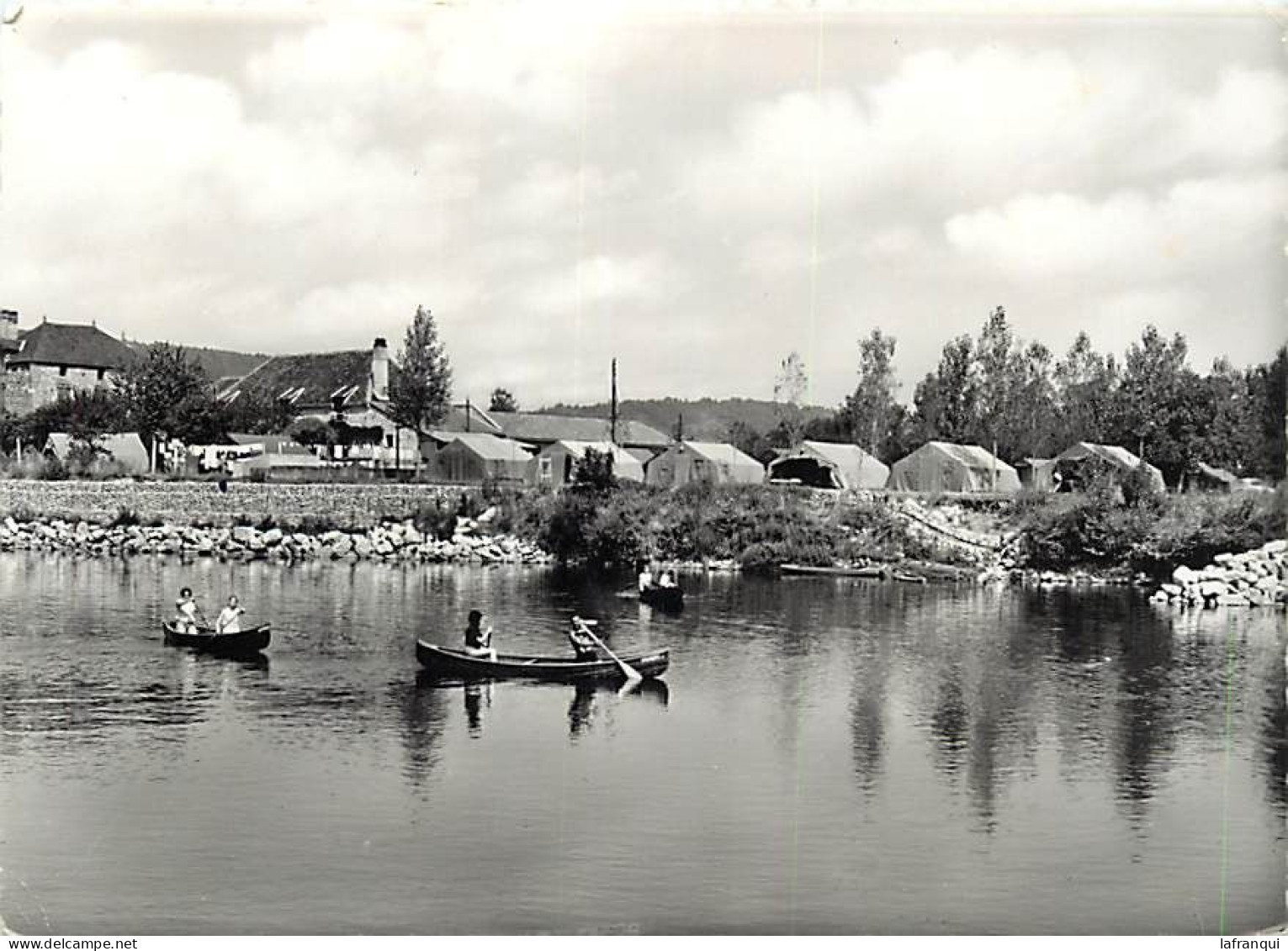 Gd Format: Environ15cms X10cms -ref AD21- Lot -vayrac En Quercy -camp De L  E D F - Edf - Canoé- Canoés-circulé En 1956 - Vayrac