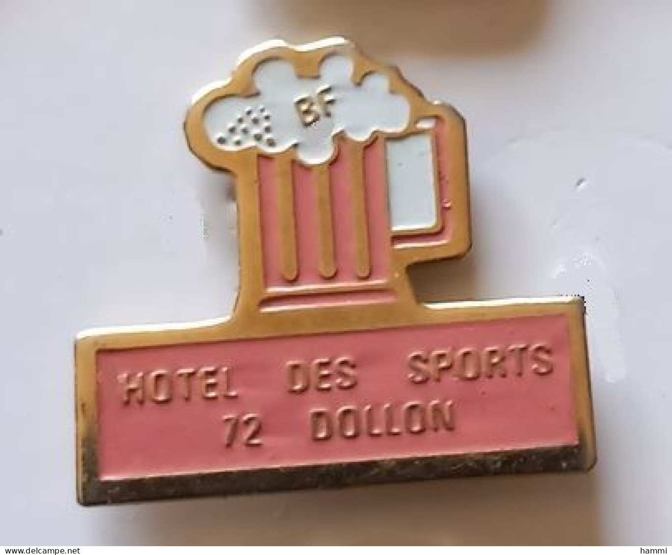 YY170 Pin's Chope Bière Beer Hôtel De Sports Dollon Sarthe Achat Immédiat - Birra