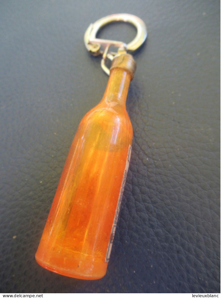 Porte-clé Ancien /Alcool /Cognac  /MARTELL /Petite Bouteille/ Vers 1960-1970             POC613 - Key-rings