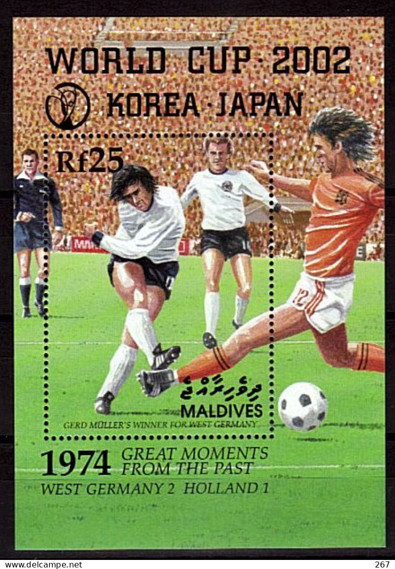 MALDIVES  BF 481 * * SURCHARGE ( Cote 10e )  Cup 2002   Football  Soccer Fussball - 2002 – Corée Du Sud / Japon