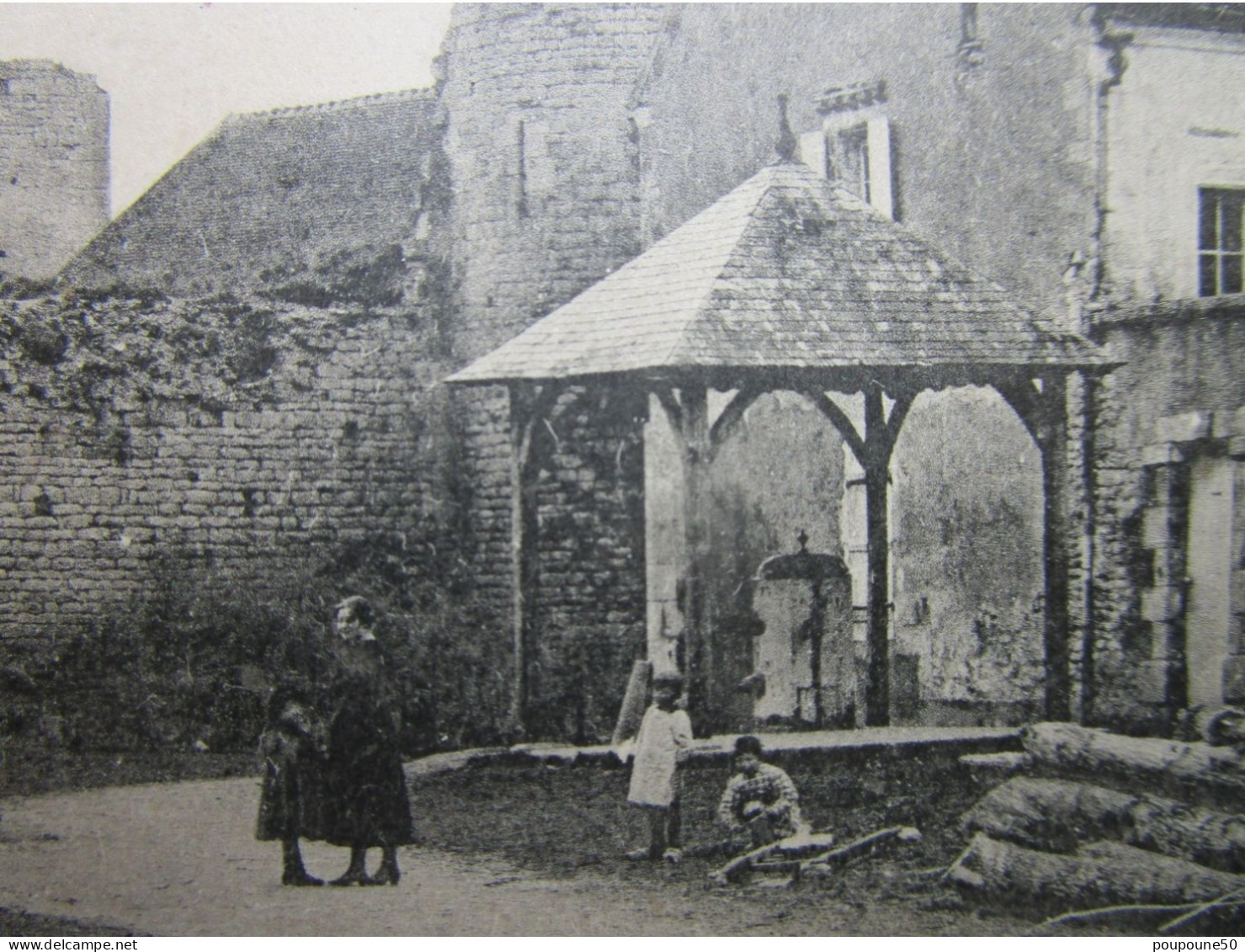 CPA 89 Yonne DRUYES Les Carrières Prés  Courson Les Carrières - Le Donjon Et Le Puits  Timbrée 1923 - Courson-les-Carrières