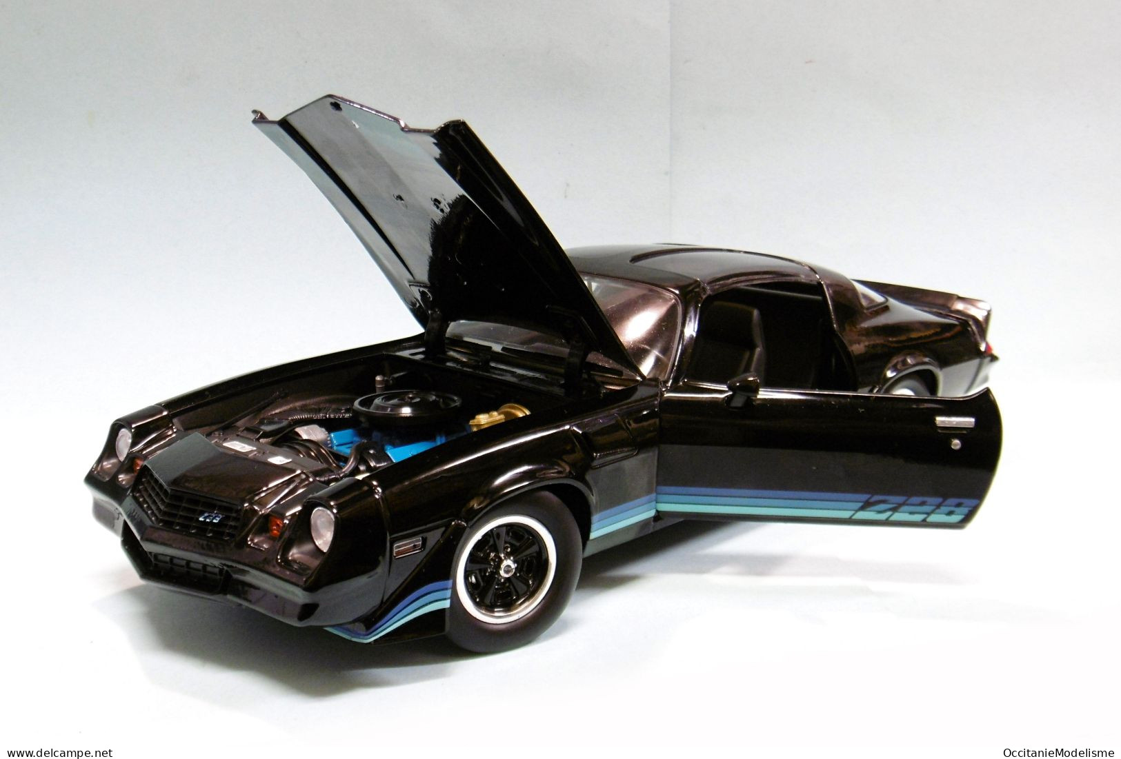 Greenlight - CHEVROLET CAMARO Z28 1981 Noir Réf. 13635 Neuf 1/18 - Autres & Non Classés